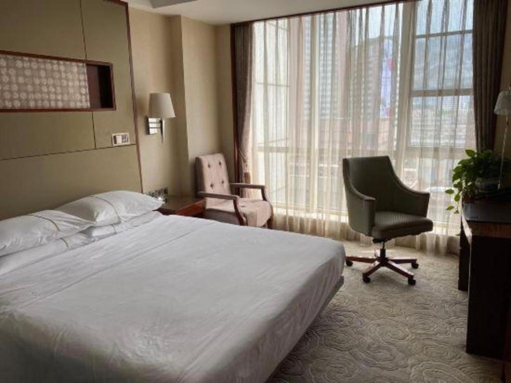 Jinan Silver Plaza Quancheng Hotel ภายนอก รูปภาพ