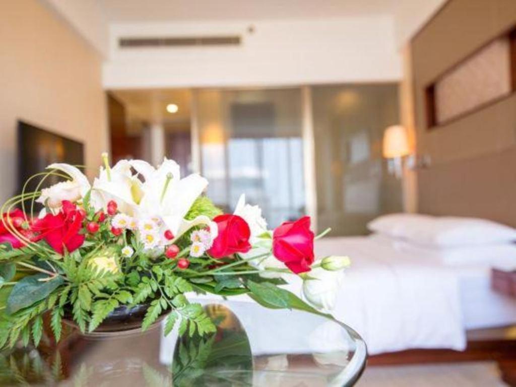Jinan Silver Plaza Quancheng Hotel ภายนอก รูปภาพ