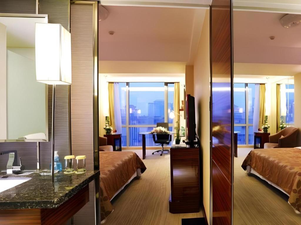 Jinan Silver Plaza Quancheng Hotel ภายนอก รูปภาพ