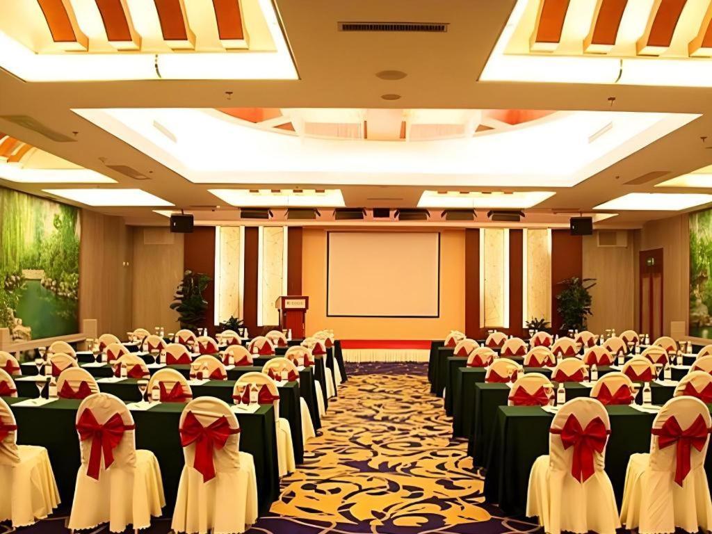 Jinan Silver Plaza Quancheng Hotel ภายนอก รูปภาพ