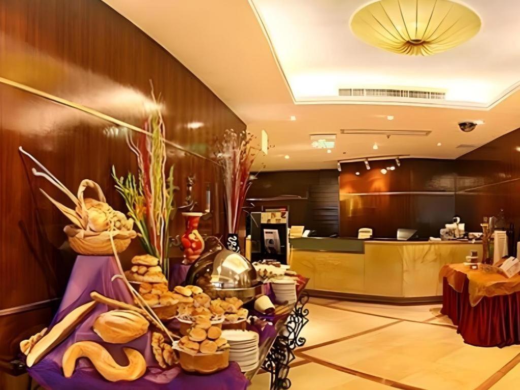 Jinan Silver Plaza Quancheng Hotel ภายนอก รูปภาพ